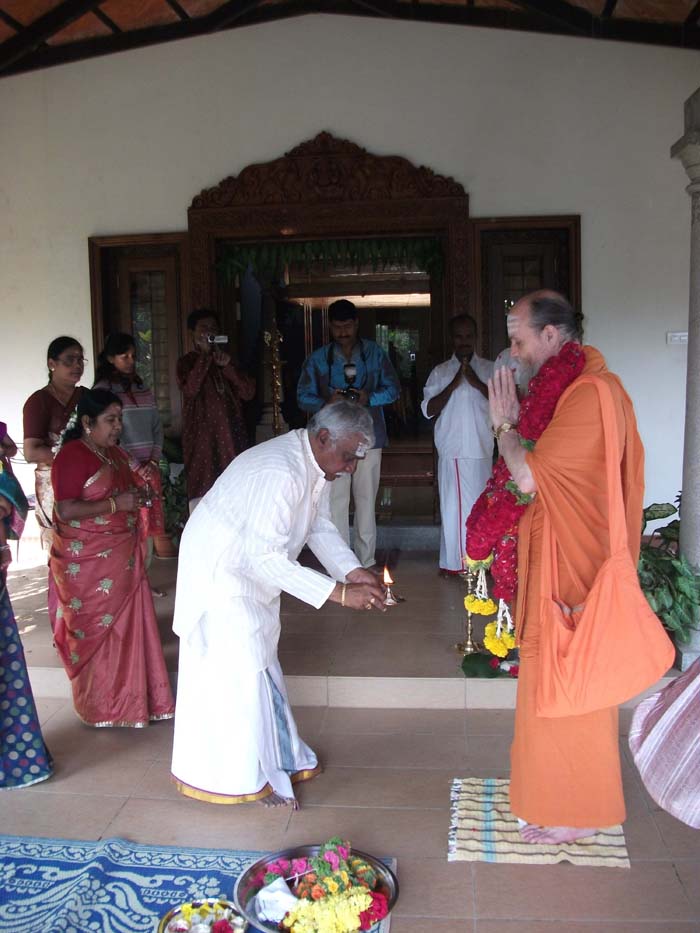 Bodhinatha Visits Iraivan Temple Carving Site - Feb 8th