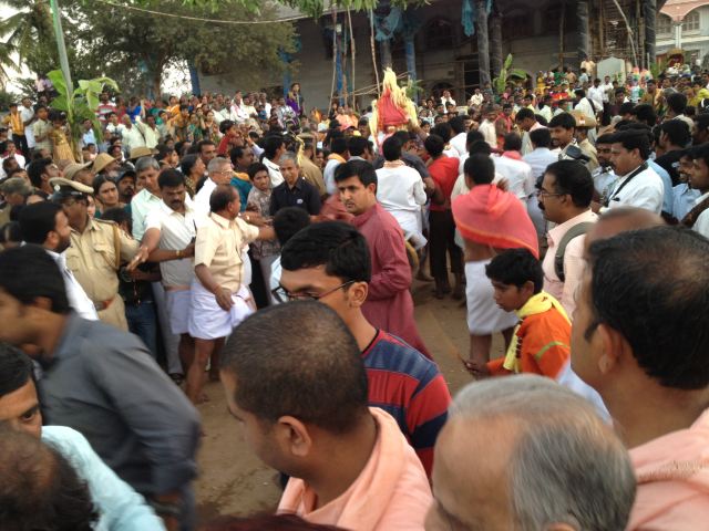 Firewalking at Suttur Mutt