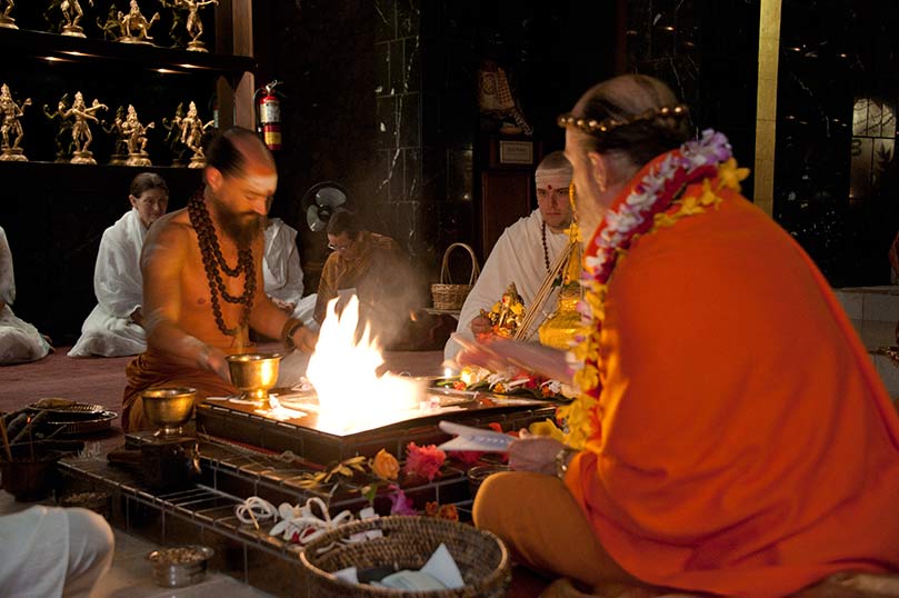 Rudiren and Uma Receive Samaya Diksha