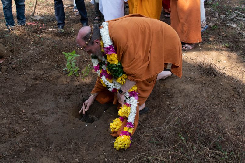 Day 6 Alaveddy Pasupathiswarar Temple Sivapuja and Planting Trees around Ashram