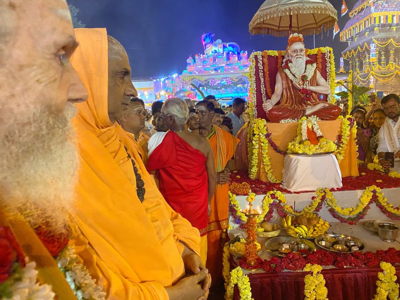 Satguru Visits JSS Mutt