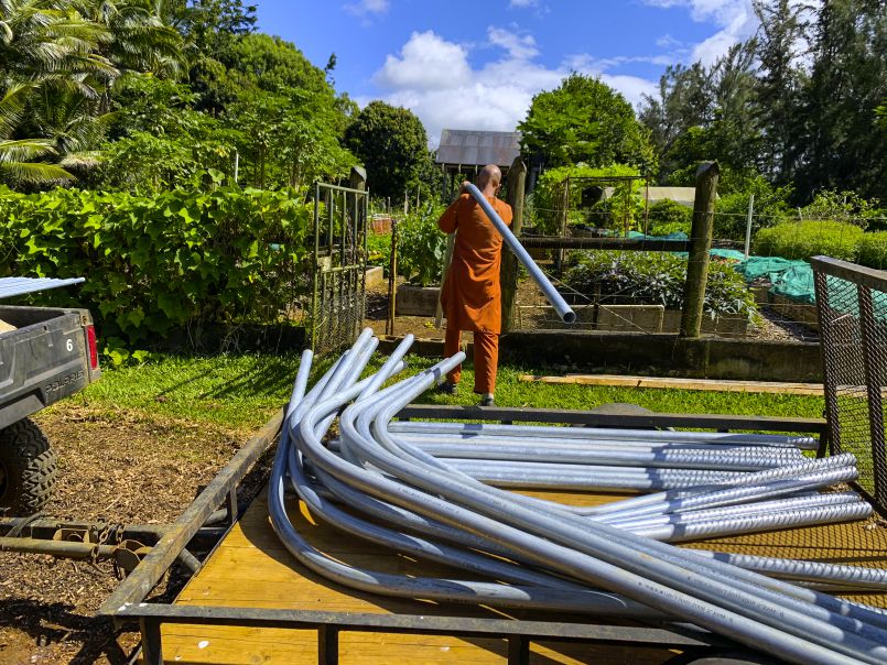 Building High-Tunnel Greenhouses