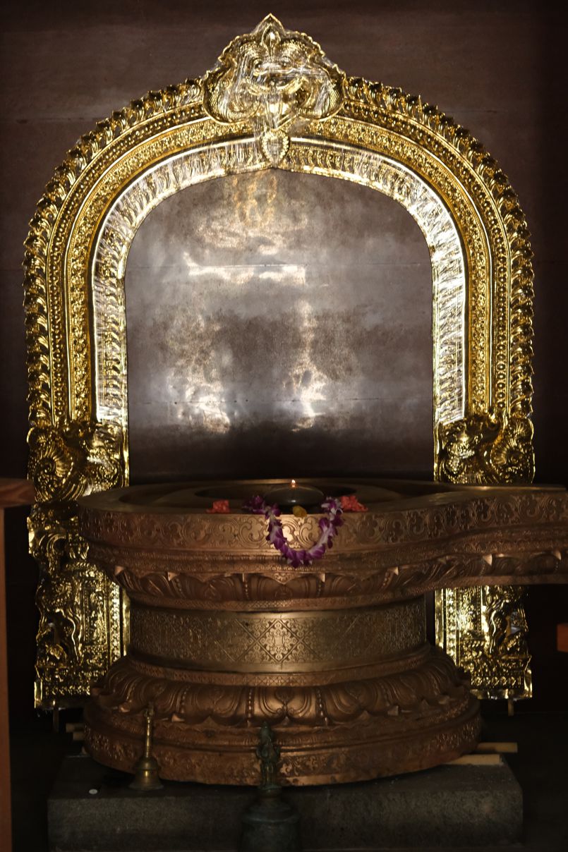 Iraivan Dhvajastambha Panels and Sivalinga Tiruvasi Installed